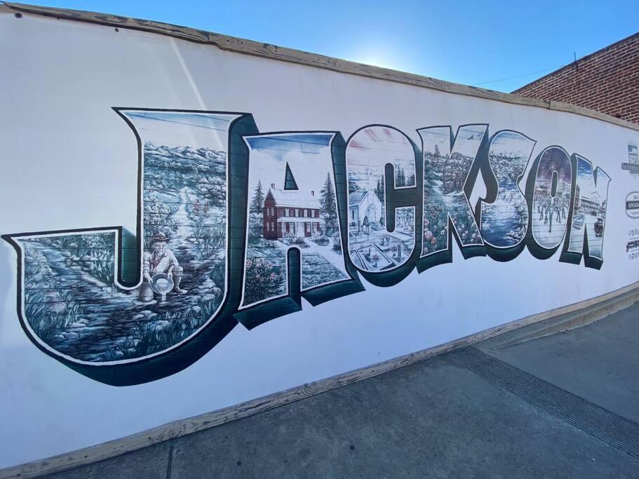 Spacious Downtown Jackson Retreat- Historic Hangout Экстерьер фото