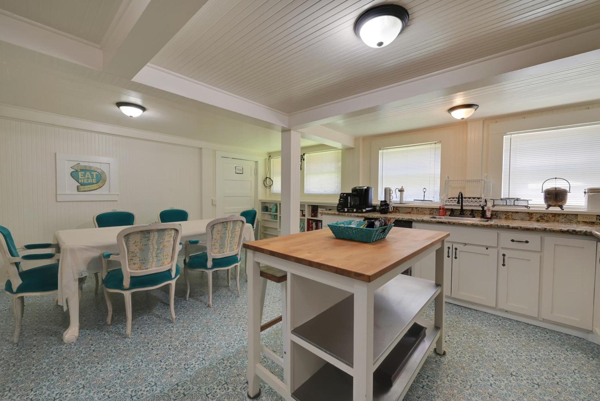 Spacious Downtown Jackson Retreat- Historic Hangout Экстерьер фото